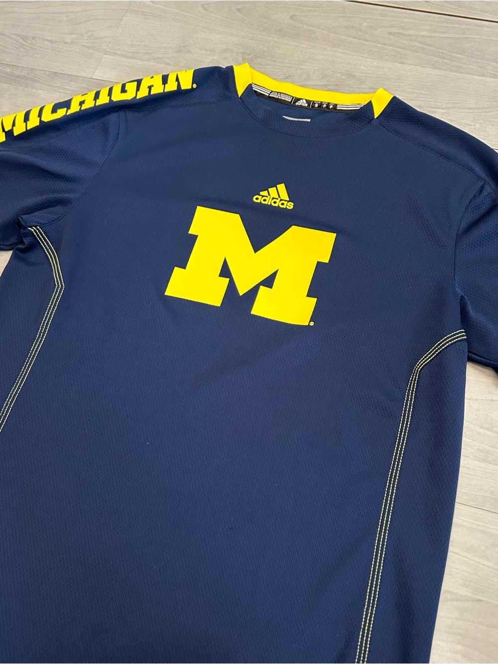 Adidas Michigan Wolverines Climalite Shirt Mens S Navy Blue Maize NCAA Football